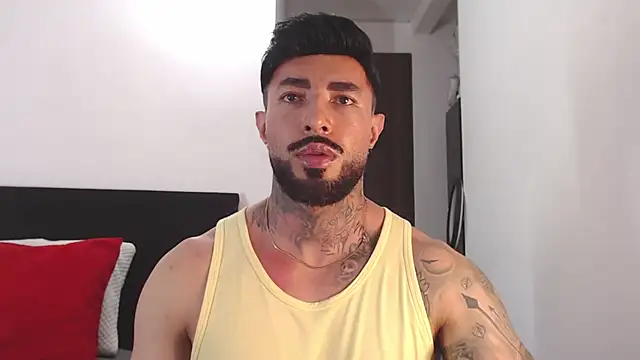 Snapshot of andrea_de_lucaa chatting on 06/18/26, 05:06 andrea de lucaa online show from 06/18/26, 05:06