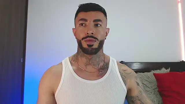 Snapshot of andrea_de_lucaa chatting on 04/26/26, 04:32 andrea de lucaa online show from 04/26/26, 04:32