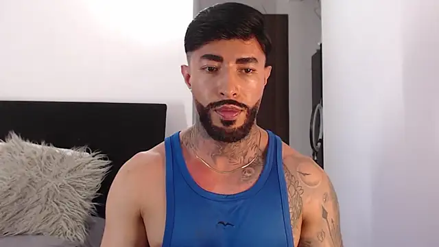 Snapshot of andrea_de_lucaa chatting on 06/04/26, 03:22 andrea de lucaa online show from 06/04/26, 03:22