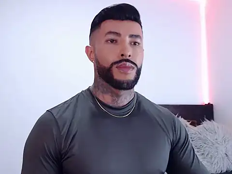 andrea de lucaa online show from 10/11/25, 02:45