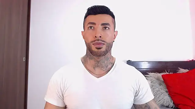 Snapshot of andrea_de_lucaa chatting on 03/04/26, 02:52 andrea de lucaa online show from 03/04/26, 02:52