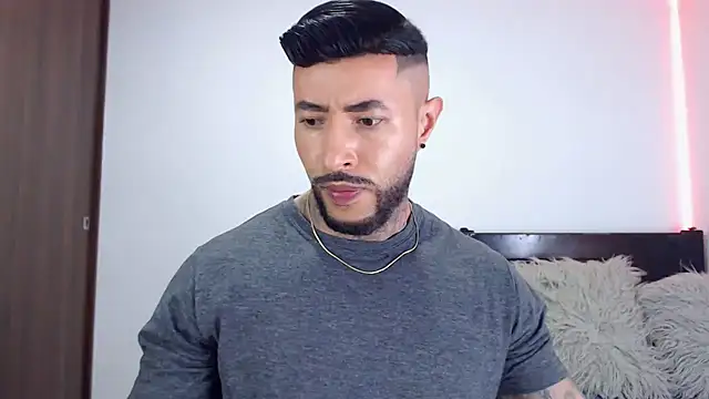 andrea de lucaa online show from 12/16/25, 02:16