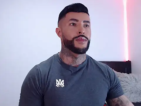 andrea de lucaa online show from 10/12/25, 03:41