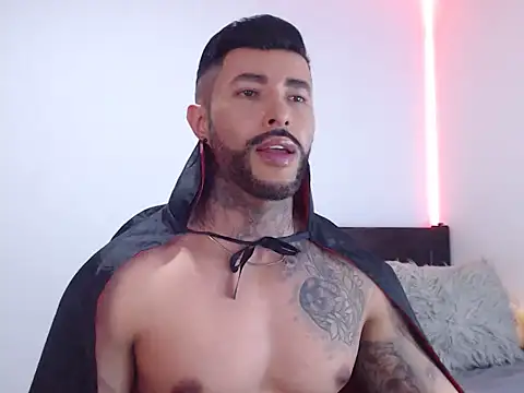 andrea de lucaa online show from 10/30/25, 03:49