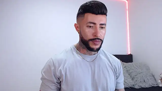 andrea de lucaa online show from 09/11/25, 02:55