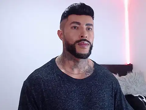 andrea de lucaa online show from 10/21/25, 03:39