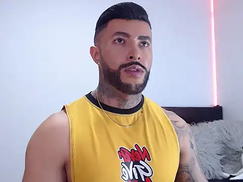 andrea de lucaa online show from 09/30/25, 02:39