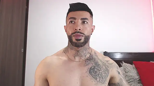 Snapshot of andrea_de_lucaa chatting on 03/15/26, 02:40 andrea de lucaa online show from 03/15/26, 02:40