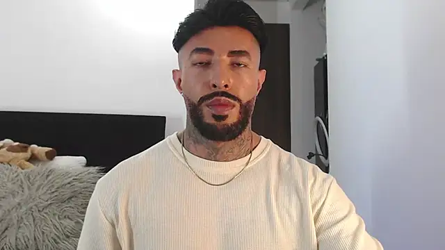 Snapshot of andrea_de_lucaa chatting on 05/30/26, 02:29 andrea de lucaa online show from 05/30/26, 02:29