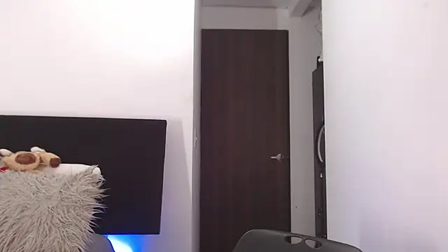 Snapshot of andrea_de_lucaa chatting on 06/07/26, 03:12 andrea de lucaa online show from 06/07/26, 03:12
