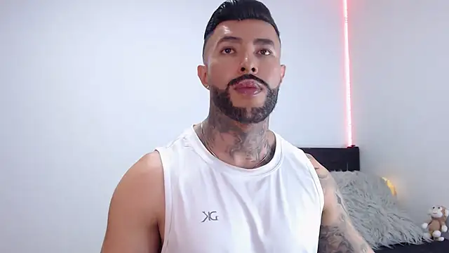 andrea de lucaa online show from 10/03/25, 02:48