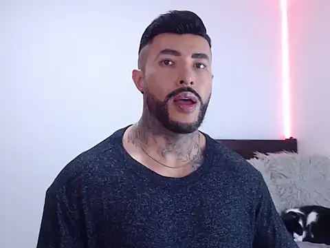 andrea de lucaa online show from 11/06/25, 02:48