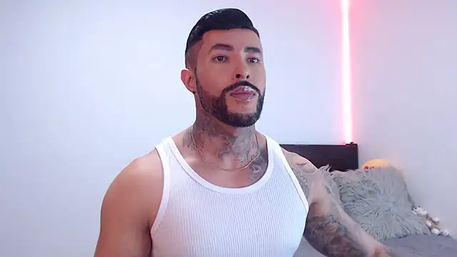 andrea de lucaa online show from 11/05/25, 02:58