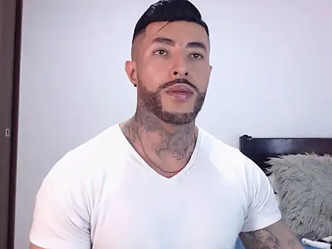 andrea de lucaa online show from 11/29/25, 04:34