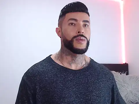 andrea de lucaa online show from 10/25/25, 03:38