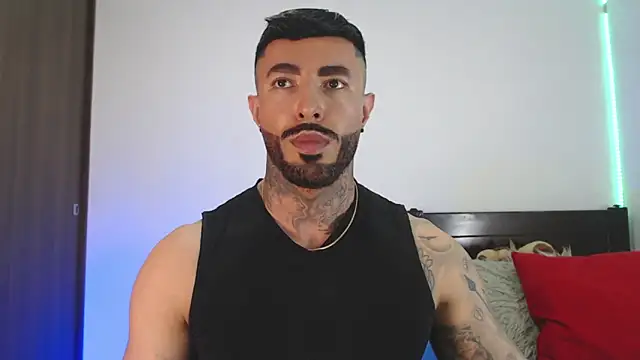 Snapshot of andrea_de_lucaa chatting on 04/24/26, 01:18 andrea de lucaa online show from 04/24/26, 01:18