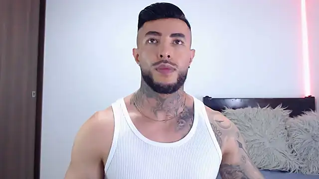 andrea de lucaa online show from 12/17/25, 03:44