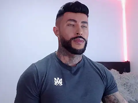 andrea de lucaa online show from 10/18/25, 11:40