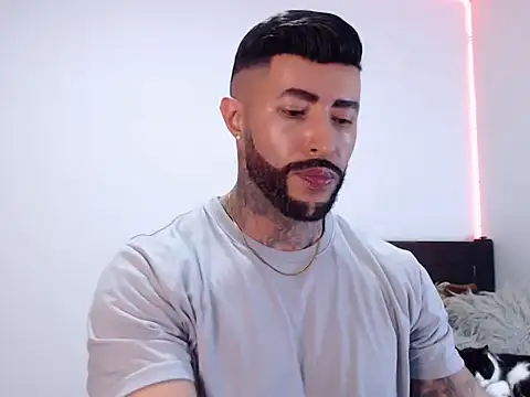 andrea de lucaa online show from 10/09/25, 03:29