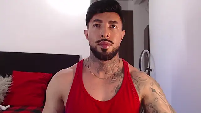 Snapshot of andrea_de_lucaa chatting on 06/23/26, 03:48 andrea de lucaa online show from 06/23/26, 03:48
