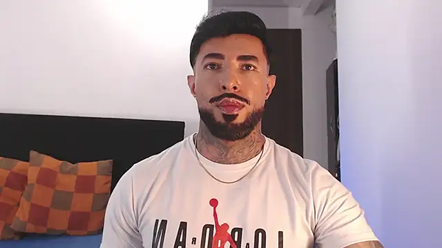 Snapshot of andrea_de_lucaa chatting on 07/04/26, 03:46 andrea de lucaa online show from 07/04/26, 03:46
