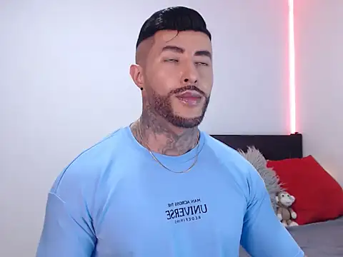 andrea de lucaa online show from 11/26/25, 04:23