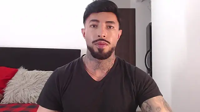 Snapshot of andrea_de_lucaa chatting on 06/29/26, 02:18 andrea de lucaa online show from 06/29/26, 02:18