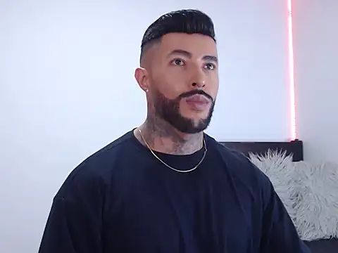 andrea de lucaa online show from 09/28/25, 03:24