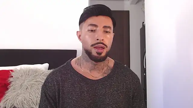 Snapshot of andrea_de_lucaa chatting on 06/11/26, 04:42 andrea de lucaa online show from 06/11/26, 04:42