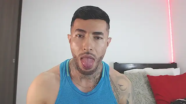Snapshot of andrea_de_lucaa chatting on 03/06/26, 03:34 andrea de lucaa online show from 03/06/26, 03:34