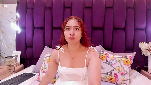 Snapshot of megannherrera chatting on 10/03/25, 12:06 megannherrera online show from 10/03/25, 12:06