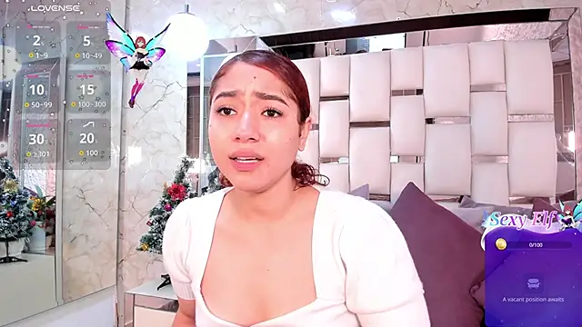 Snapshot of megannherrera chatting on 12/14/25, 01:06 megannherrera online show from 12/14/25, 01:06