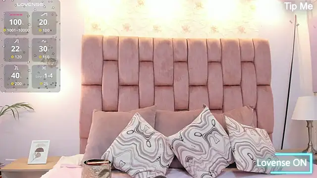 Snapshot of megannherrera chatting on 10/04/25, 01:01 megannherrera online show from 10/04/25, 01:01