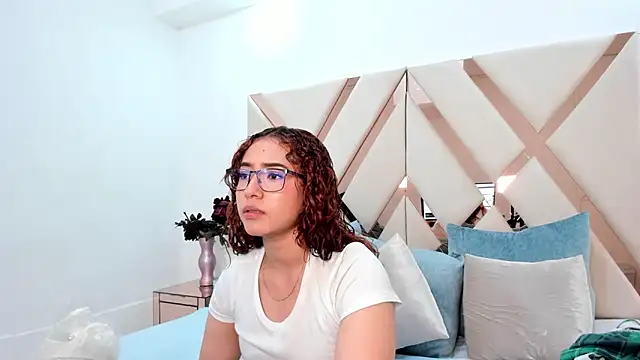 megannherrera online show from 02/13/26, 07:47