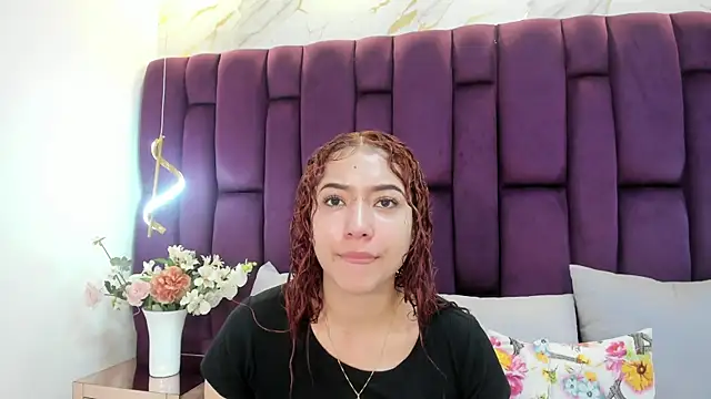 Snapshot of megannherrera chatting on 10/09/25, 12:06 megannherrera online show from 10/09/25, 12:06