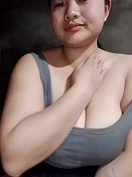 girl-babi online show from 12/17/25, 12:32