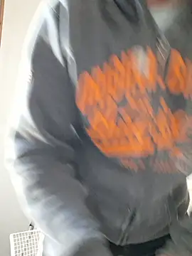 Snapshot of Valen_tinx19cm chatting on 02/27/26, 02:06 Valen tinx19cm online show from 02/27/26, 02:06