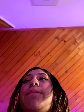 Isabella18 pink online show from 10/02/25, 03:04