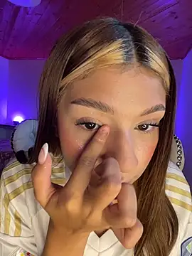Isabella18 pink online show from 06/19/26, 05:52