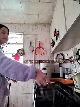 lindasyt online show from 12/18/25, 08:34