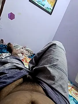 Snapshot of maddy3108 chatting on 09/14/25, 04:57 maddy3108 online show from 09/14/25, 04:57