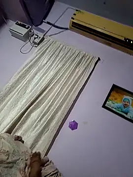 Snapshot of maddy3108 chatting on 10/09/25, 06:52 maddy3108 online show from 10/09/25, 06:52