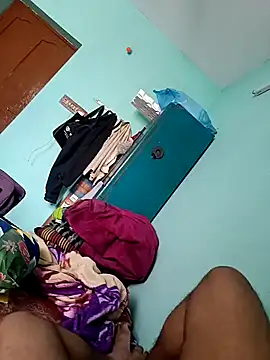 Snapshot of maddy3108 chatting on 09/29/25, 04:52 maddy3108 online show from 09/29/25, 04:52