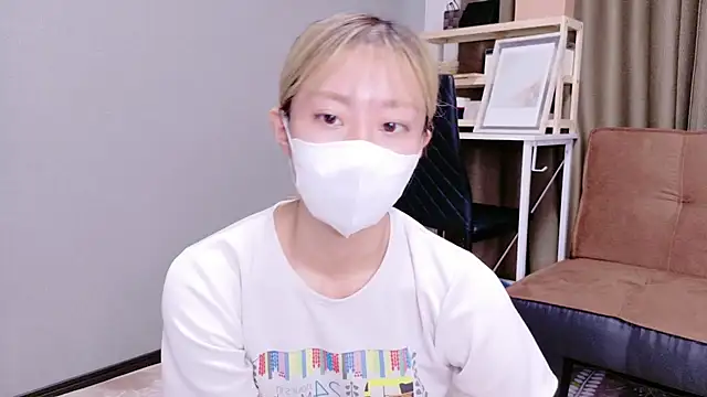 Nana  ch online show from 10/10/25, 03:40