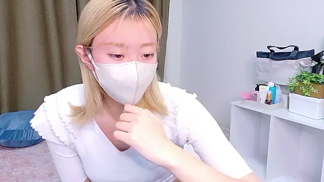 Nana  ch online show from 12/17/25, 11:48