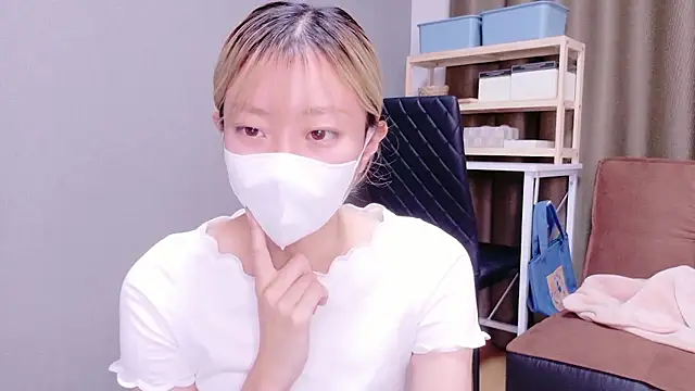 Nana  ch online show from 10/29/25, 11:09