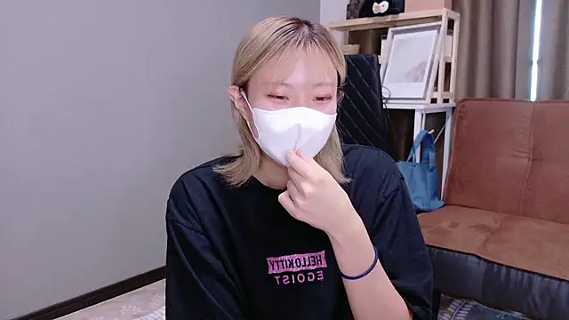 Nana  ch online show from 10/01/25, 05:12