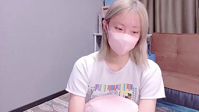 Nana  ch online show from 11/08/25, 03:43