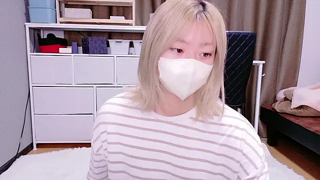 Nana  ch online show from 11/28/25, 04:34