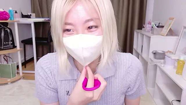 Snapshot of Nana__ch chatting on 06/29/26, 04:28 Nana ch online show from 06/29/26, 04:28